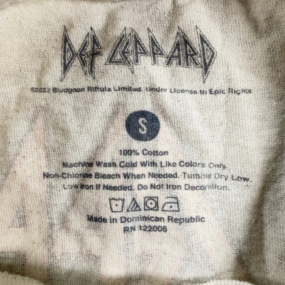 Def Leppard T-Shirt 1981 Tour Graphic 100% Cotton Small Cream Rock Band Tee - Picture 6 of 6